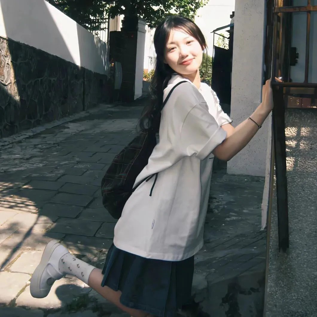 青春海滩宾果 海报